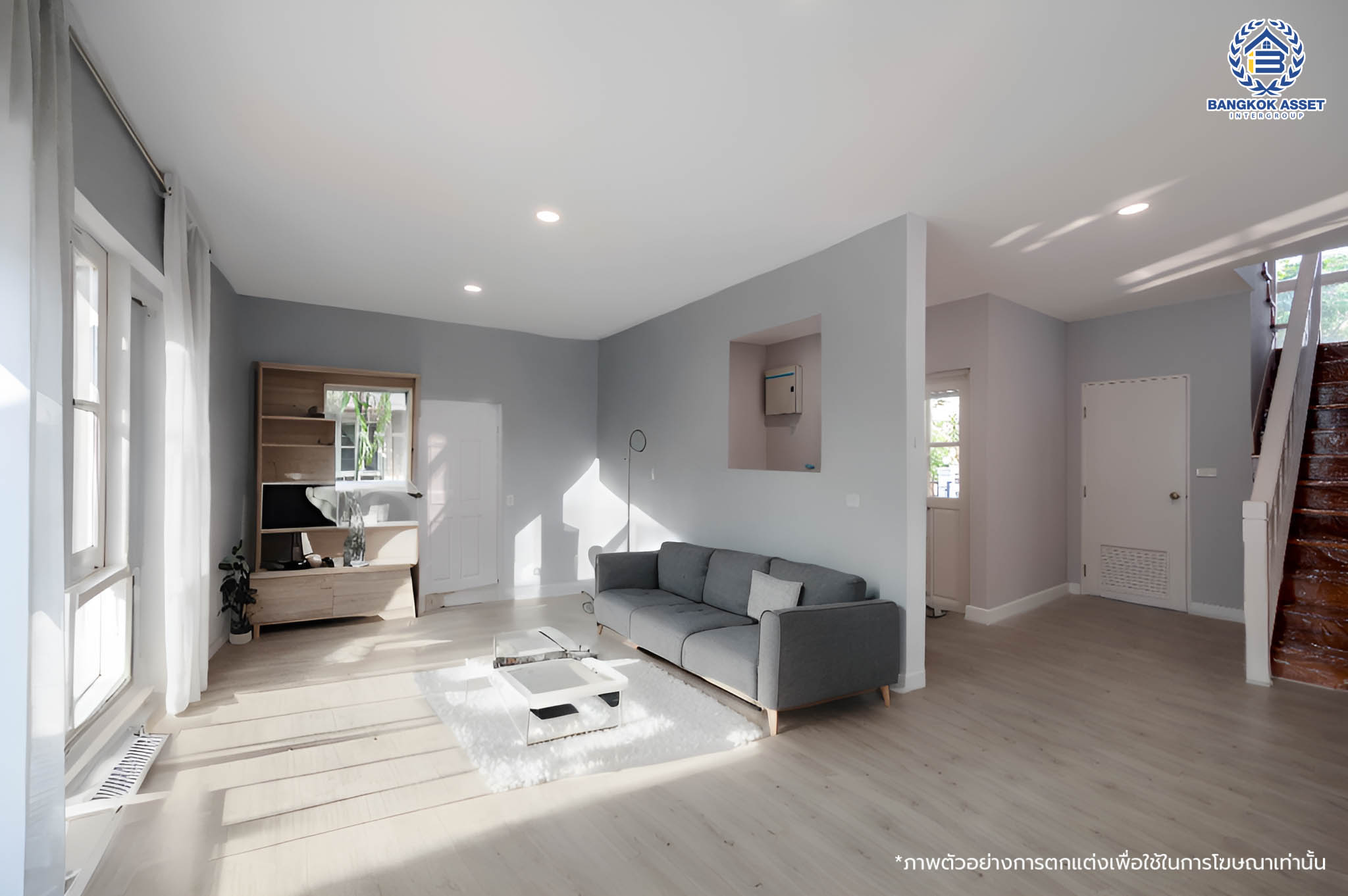 บ้านมือสองตกแต่งใหม่ แบรนด์ Q.House โครงการ ลัดดารมย์ ปิ่นเกล้า บนเนื้อที่กว้างขวางถึง 85.9 ตร.ว.  พื้นที่ใช้สอย 328.99 ตร.ม. ฟังก์ชัน 3 ห้องนอน 3 ห้องน้ำ 1 ห้องแม่บ้าน จอดรถได้ 2 คัน พร้อม Living ชั้น 2 ขนาดใหญ่ บนทำเลศักยภาพ ติด ถนนกาญจนาภิเษก ใกล้ห้างเซ็นทรัล เวสต์เกต, ทางด่วน "กาญจนาภิเษก" และห่างจากรถไฟฟ้า "สถานีตลาดบางใหญ่" ประมาณ 10 นาที